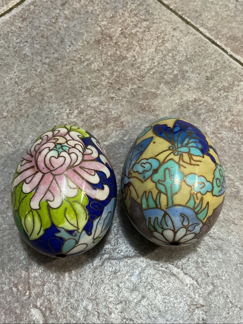 Vintage Chinese Cloisonné decorative eggs.